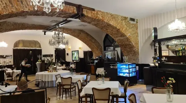 Gdzie zjeść w Wałbrzychu? Od Zamku Książ po lokalne smaki!